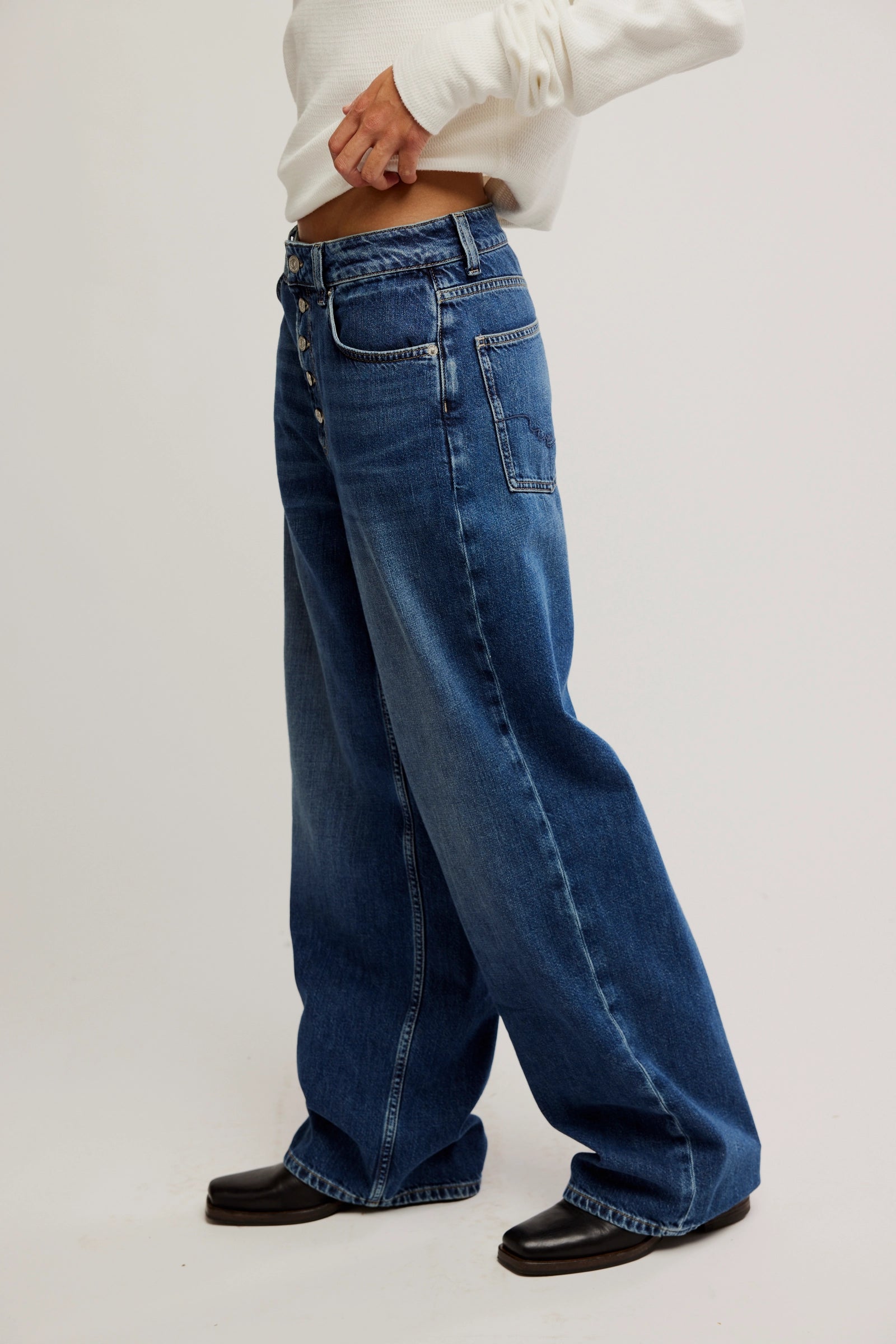 Nia BF Jean