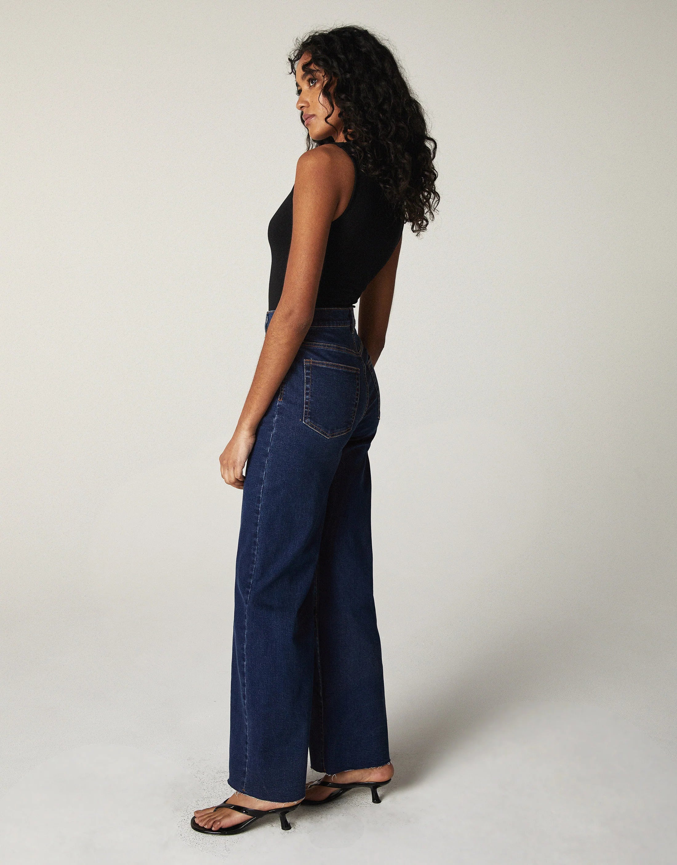 NOEMI Long High-Rise Wide Leg in Robertson