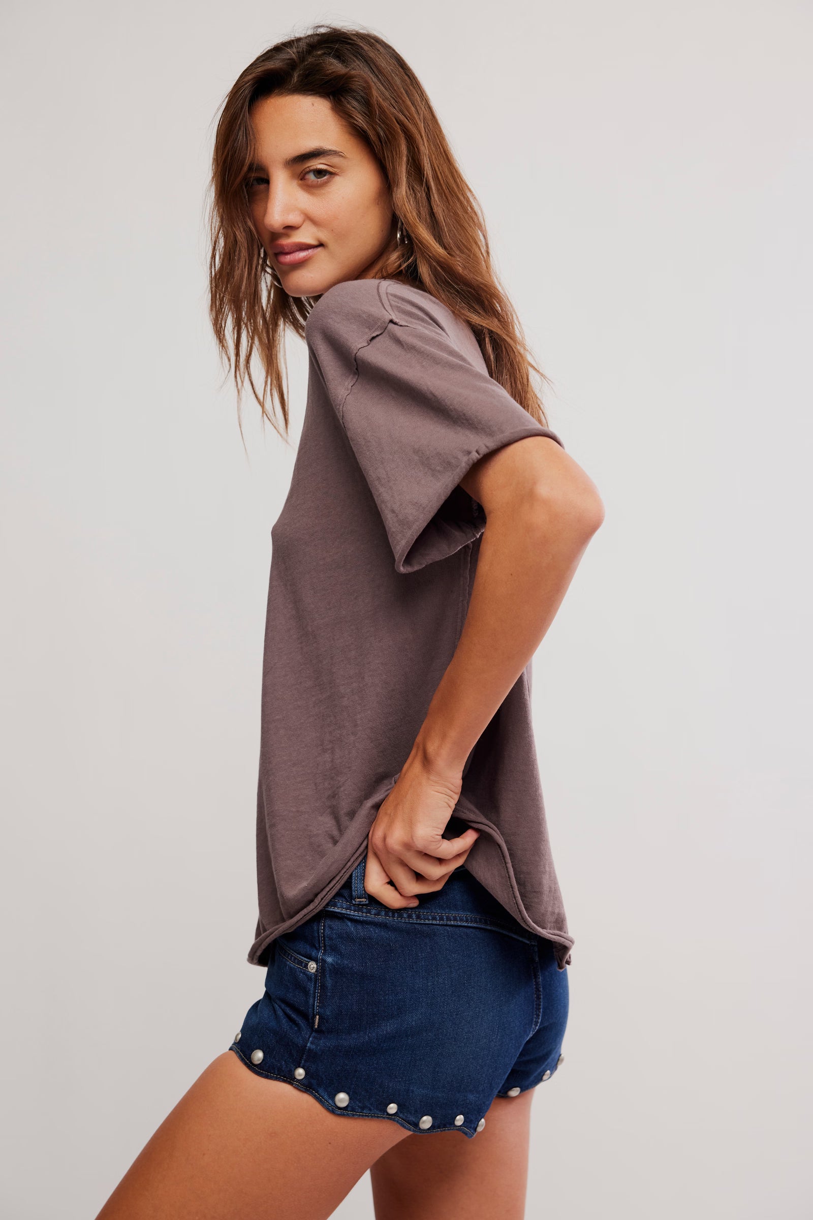 Nina Tee