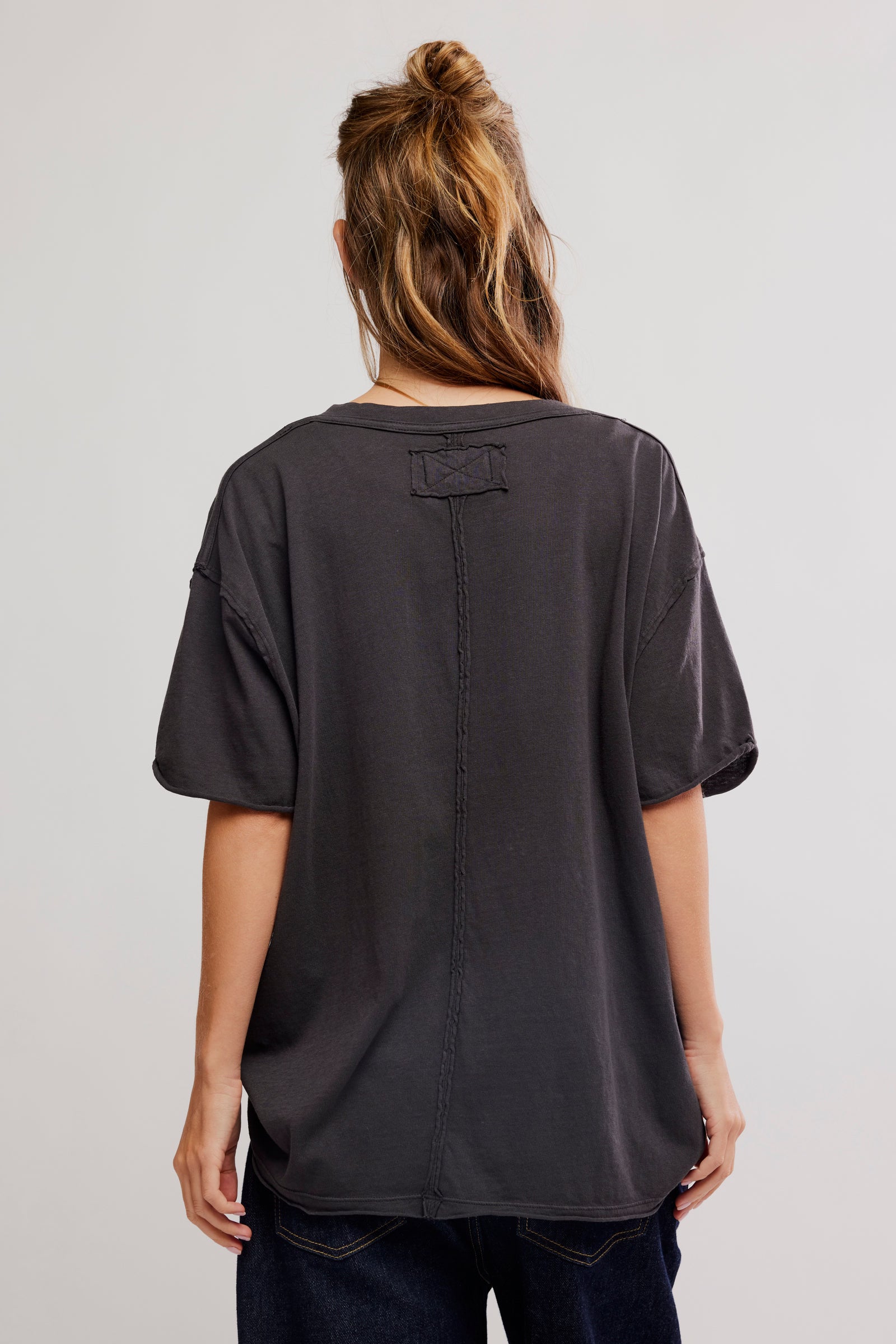 Nina Tee
