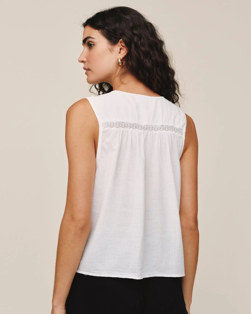 Sleeveless Pullover
