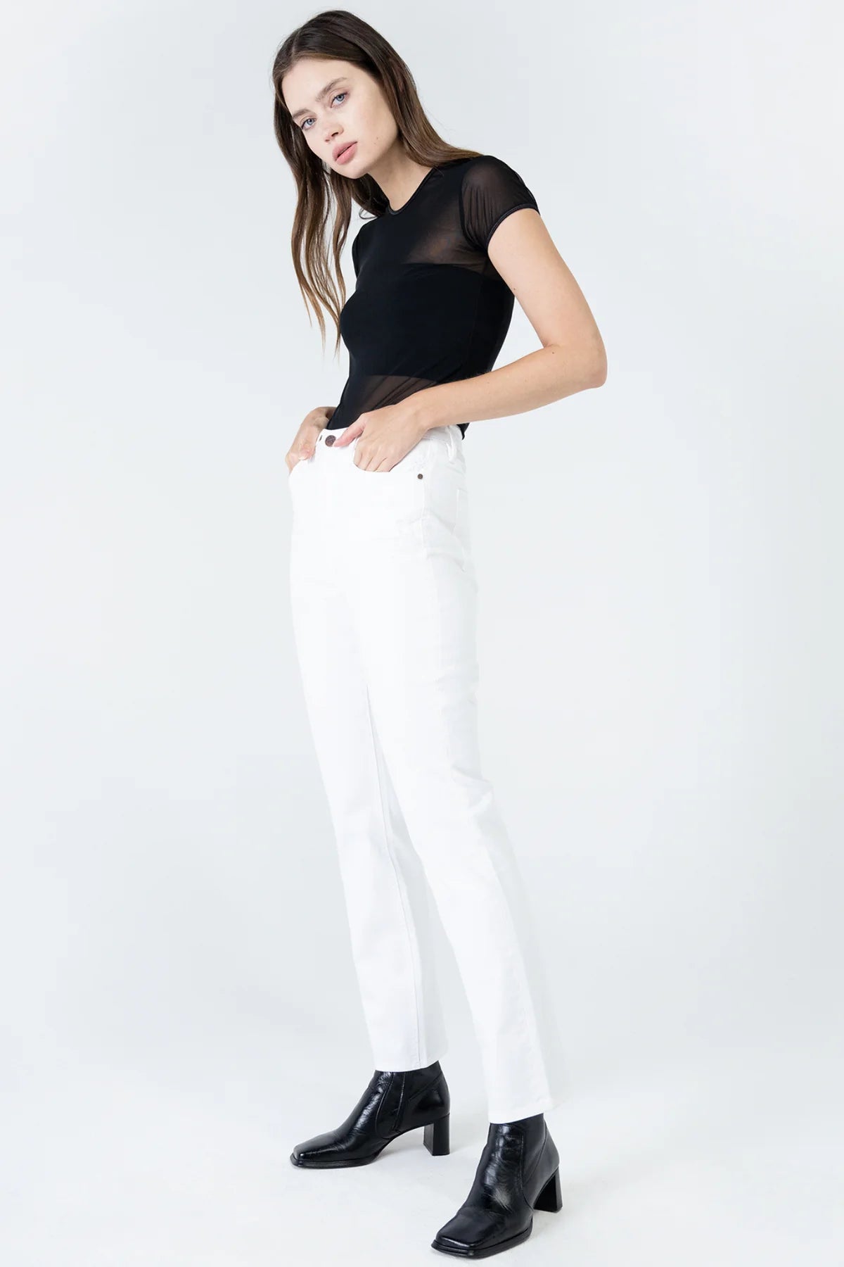 WILLA High-Rise Mom Fit Straight Leg in Halo